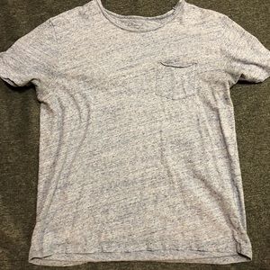 Lucky brand pocket t-shirt. Size large. Soft fit.